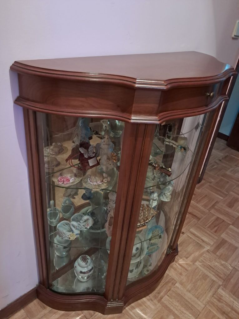 Vitrine Em Madeira C/Gaveta