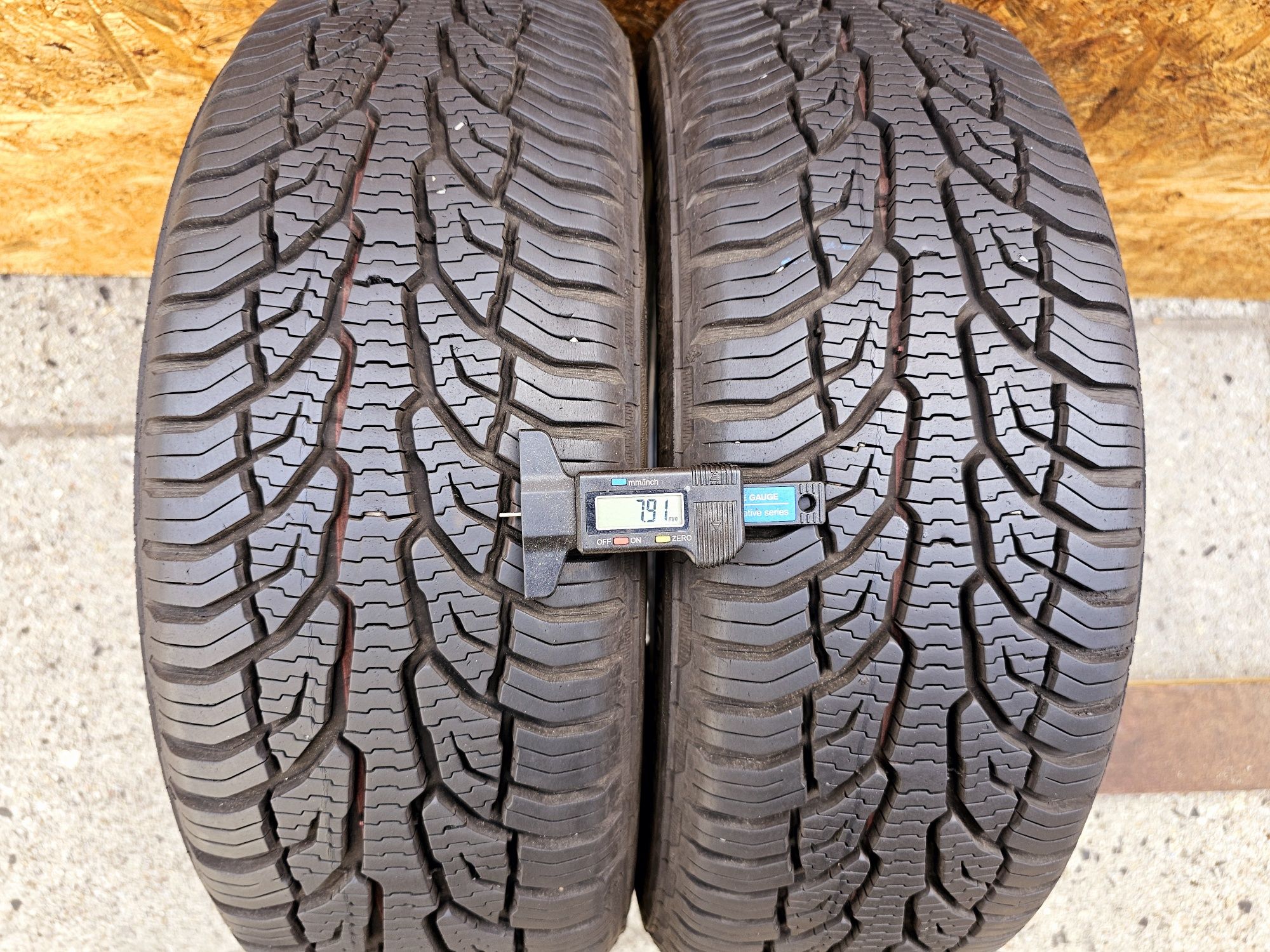 Idealne!!  8mm. 195/55 r16 Uniroyal All Season Expert. 2218