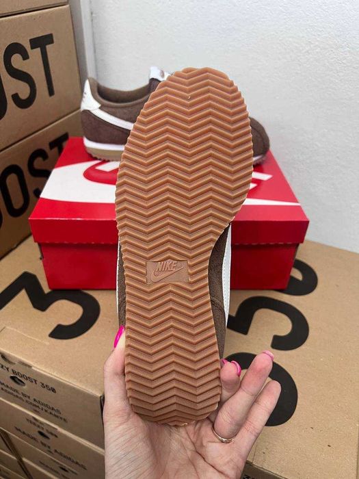 Женские кроссовки Nike cortez suede / Найк кортез коричневые 37 38 39