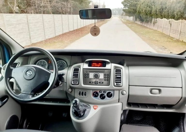 Opel vivaro 2,5L1H1