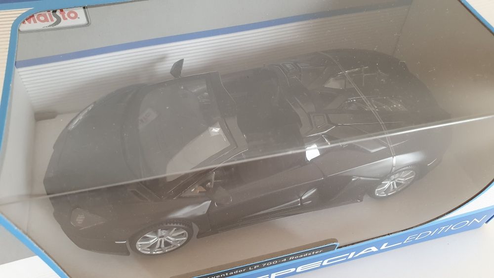 Miniatura Lamborghini Aventador