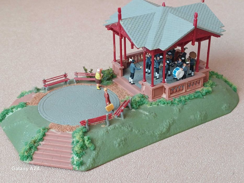 Модель павільйону Faller 130655 з оркестром, масштаб Н0 1:87