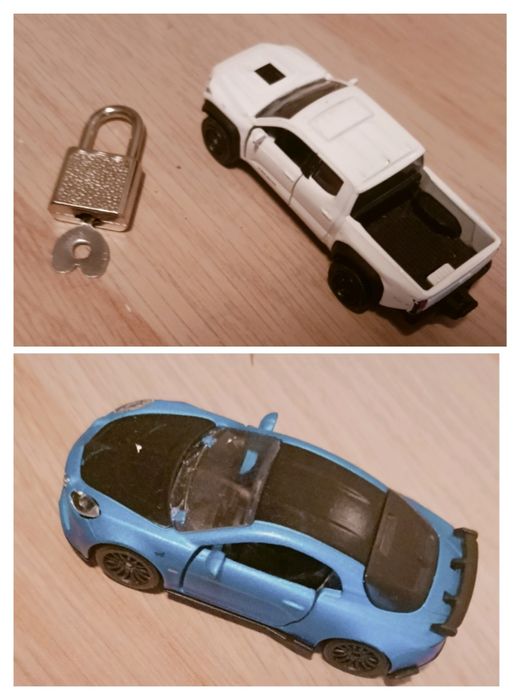 2 Auta z otwieranymi drzwiami + kłódka