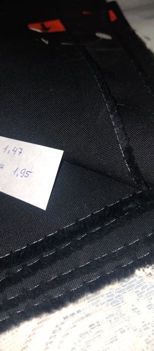 Відрізи різних тканин, біла