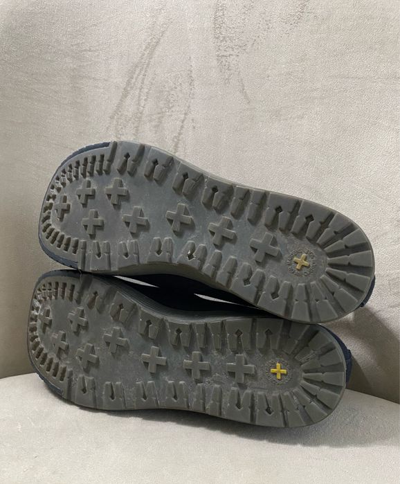 Вінтажні сліпони Dr.Martens в колаборації з Sanrio