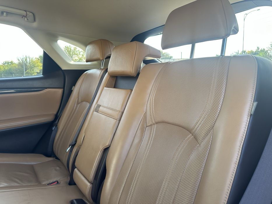 Продам Lexus RX300 2018 года