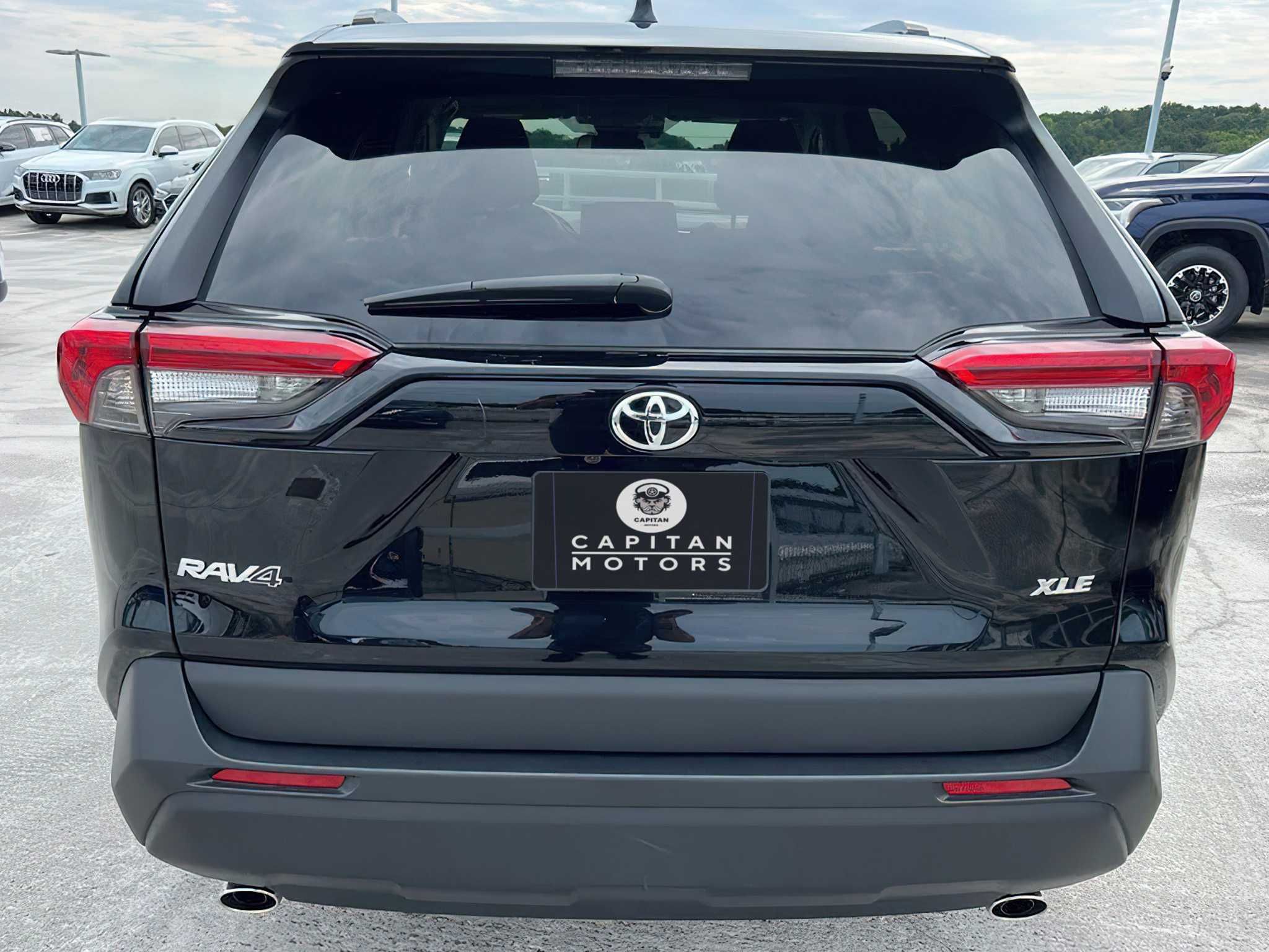 Toyota RAV4 XLE 2021