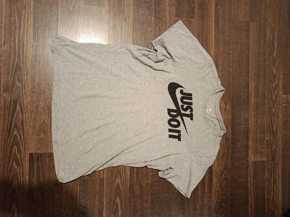 Używana koszulka męska Nike rozmiar L