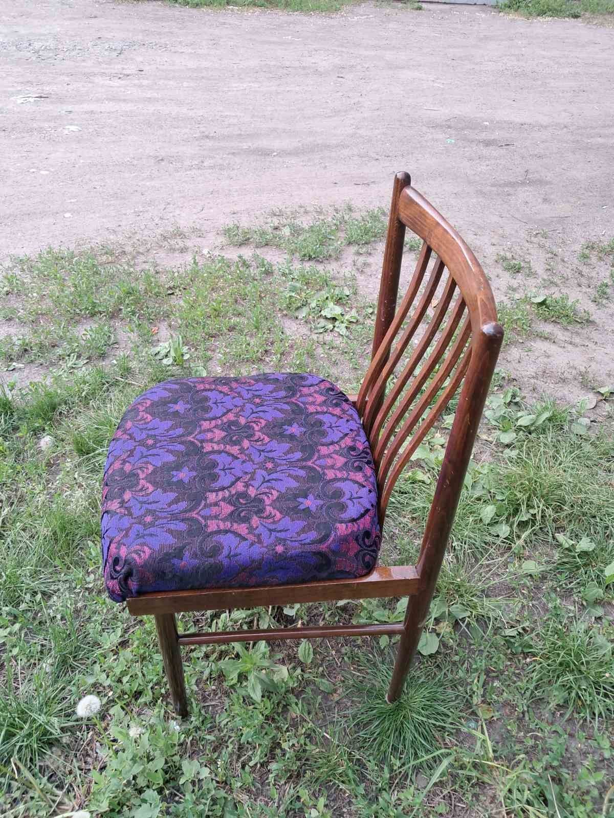 Деревянные стулья б/у