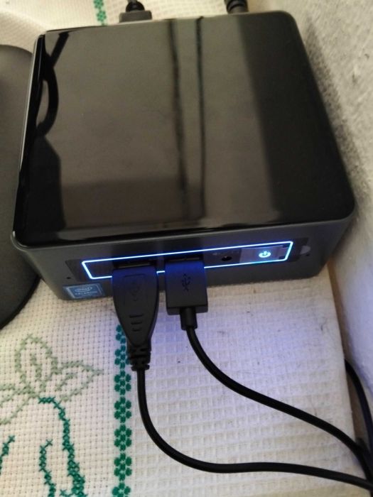 PC MINI INTEL Nuc-Com Monitor!