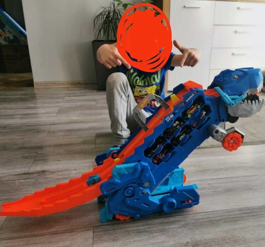 HOT WHEELS T-Rex Zabawka 3 w 1 – transporter, tor i robot dinozaur