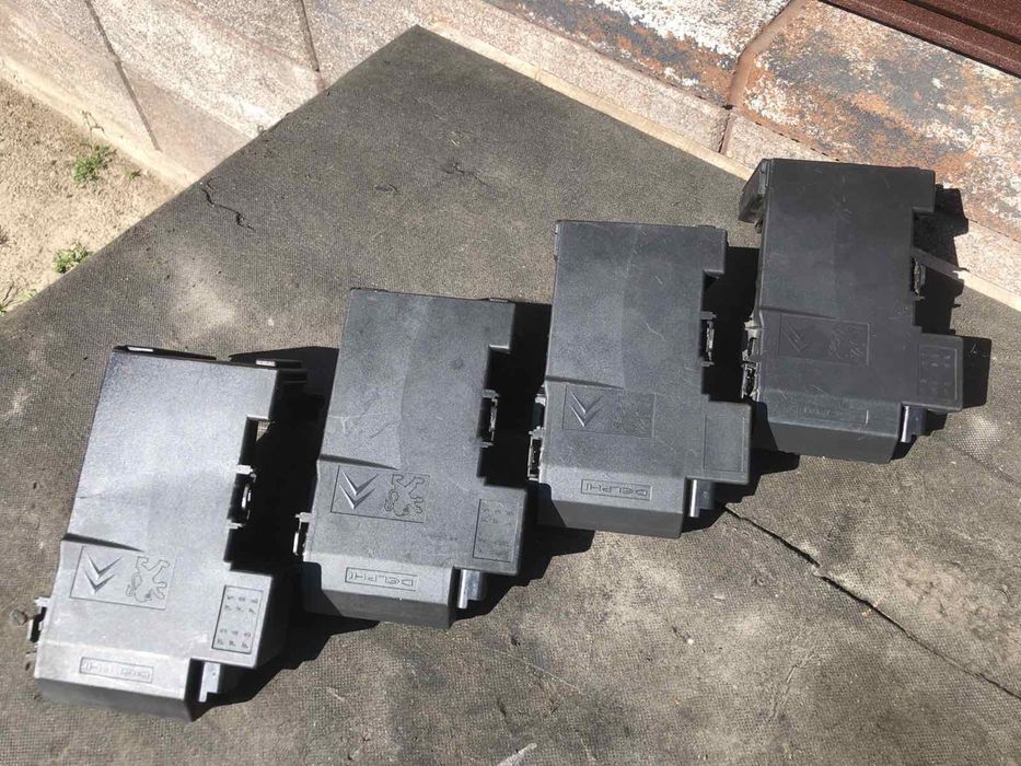 Модуль акумулятора Peugeot 3008 5008 Citroën Блок запобіжників Пежо