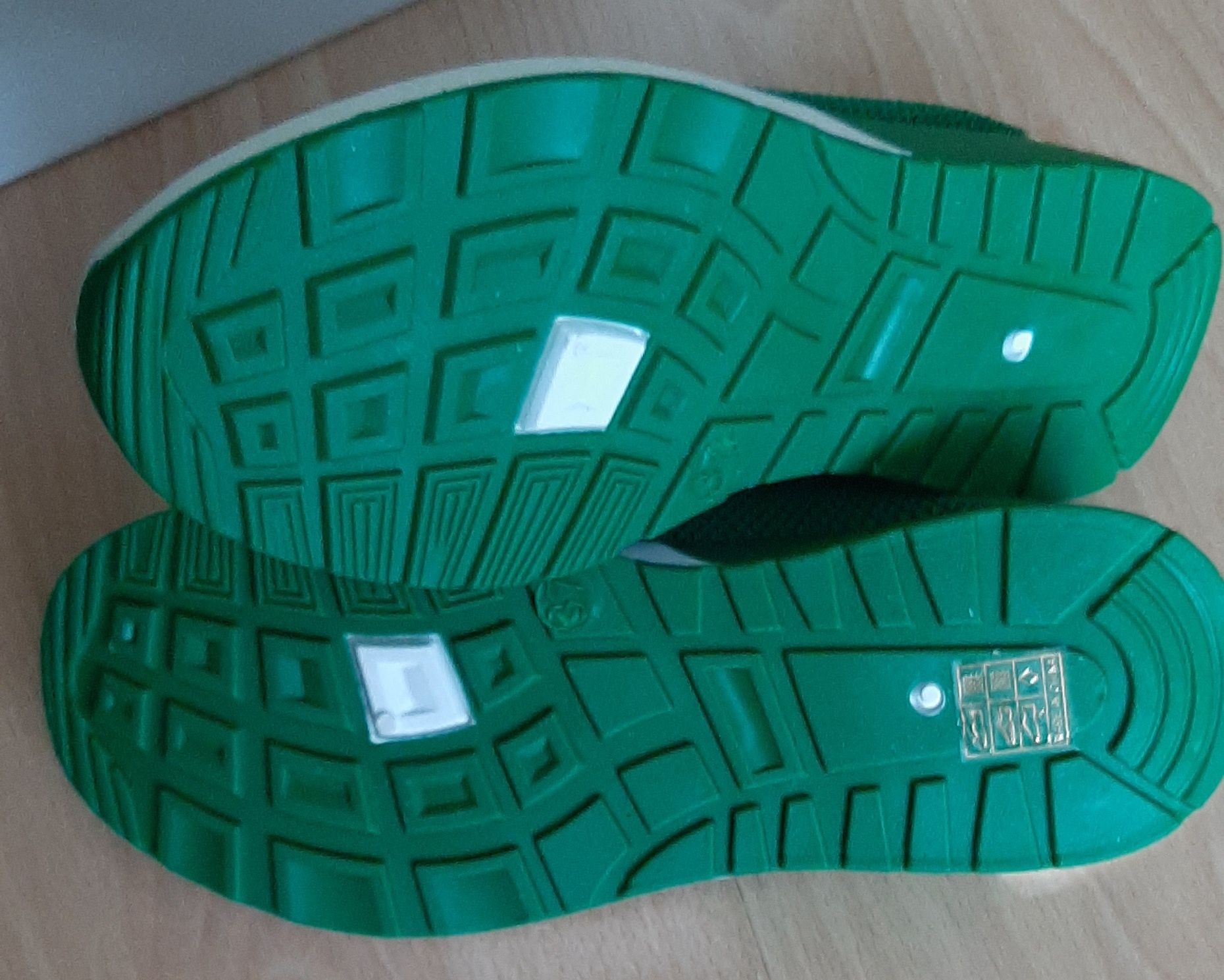 Buty sportowe, wsuwane,,  zielone