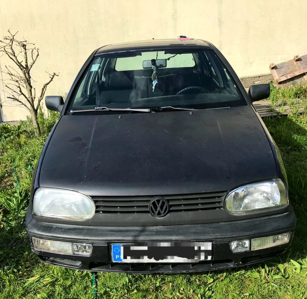 Golf 3 1.6 gasolina 144.000 kms
Carro completo para peças. 
Carro  só