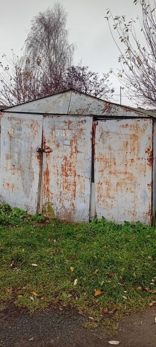 Продам металевий розбірний гараж без місця знаходиться в гск зірка.