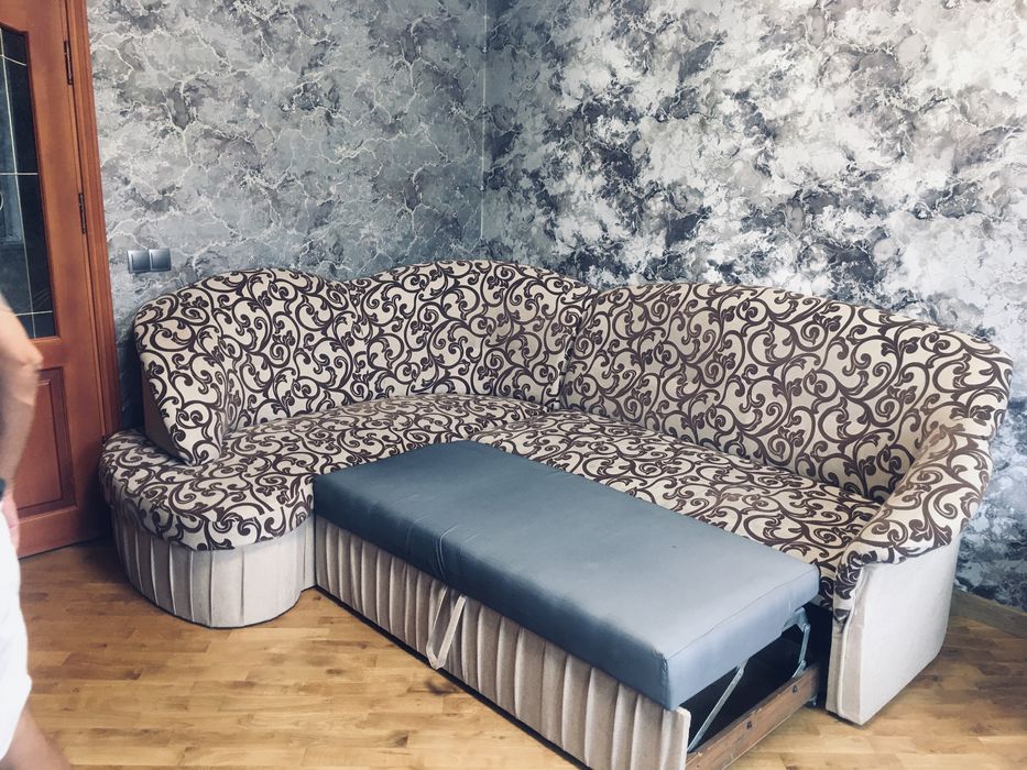 Продам кутовий розкладний диван