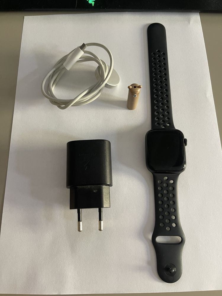 APPLE Watch SE Nike GPS + Cellular 44mm A2356 98% kondycji + Ładowarka