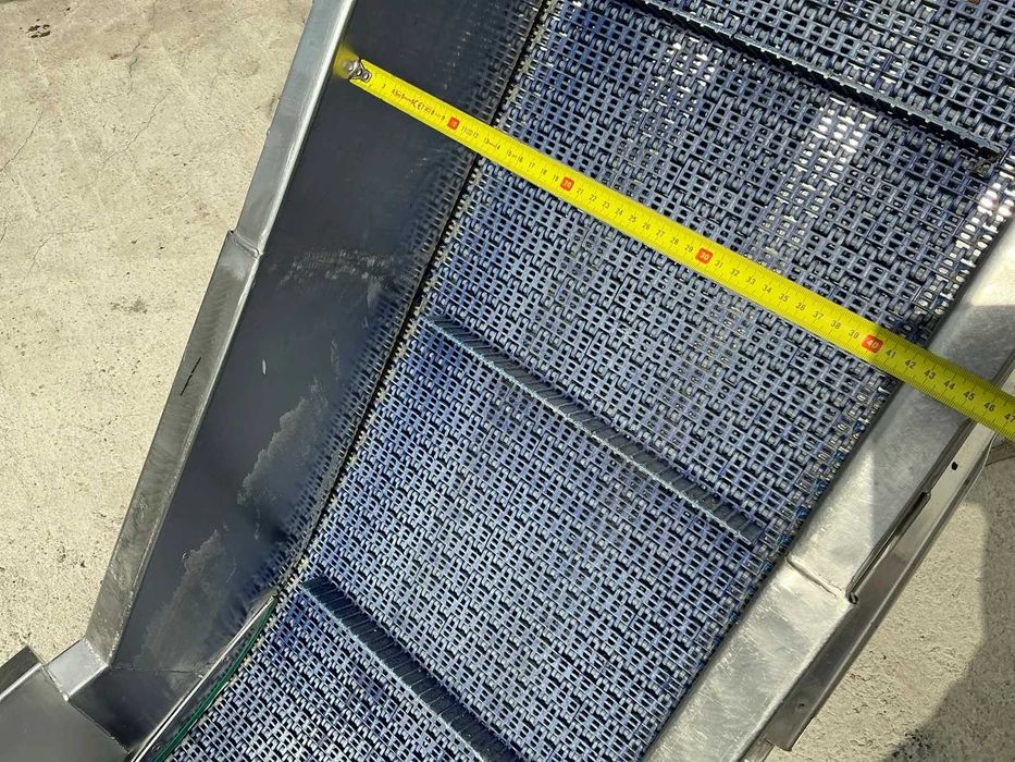 Przenośnik taśmowy wznoszący, zabieraki40mm, wysokość 190cm NIERDZEWNY