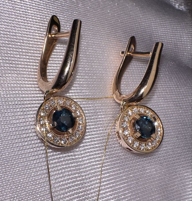 Золота каблучка та сережки з сапфірами та діамантами