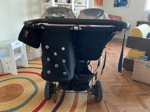 Carrinho duplo - gémeos Mountain buggy