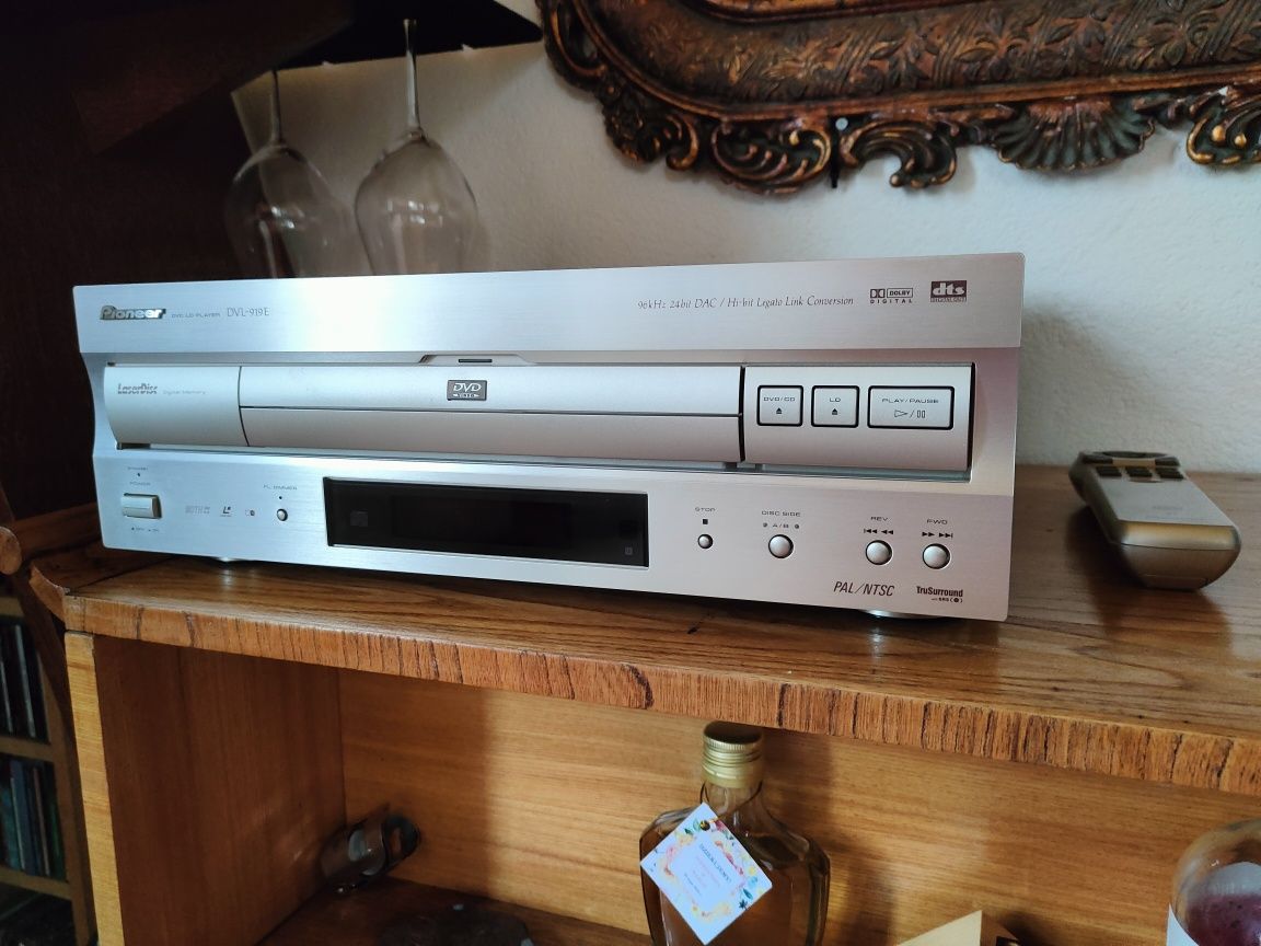 Odtwarzacz LD / DVD Pioneer DVL-919E LaserDisc i kolekcja płyt laser d