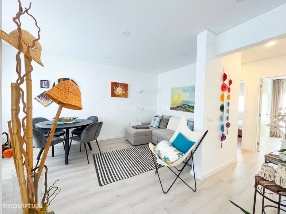 Apartamento T2 / Andar de Moradia remodelado em Santo António - Cos... — Costa Da Caparica, Setúbal