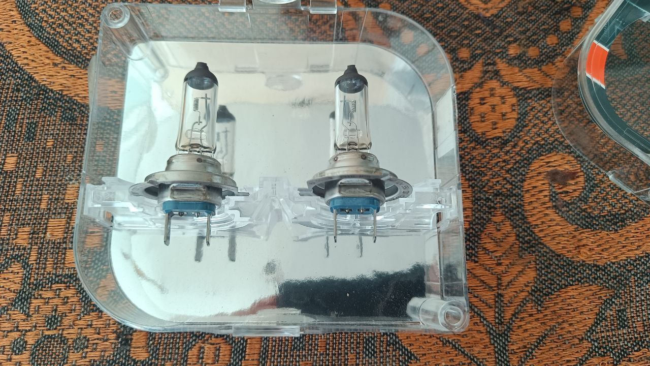 Галогеновые лампочки Philips 3200к H7 55w 12v