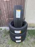 Sprzedam Pirelli Scorrpion Winter 2 245/45R20 XL