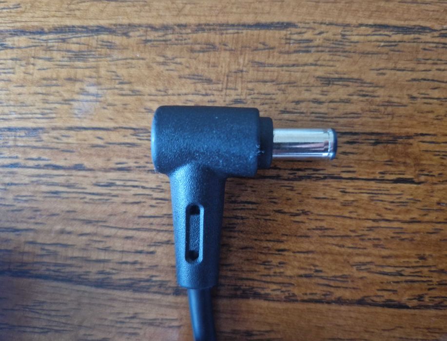 Adaptador(Carregador Asus) 200W