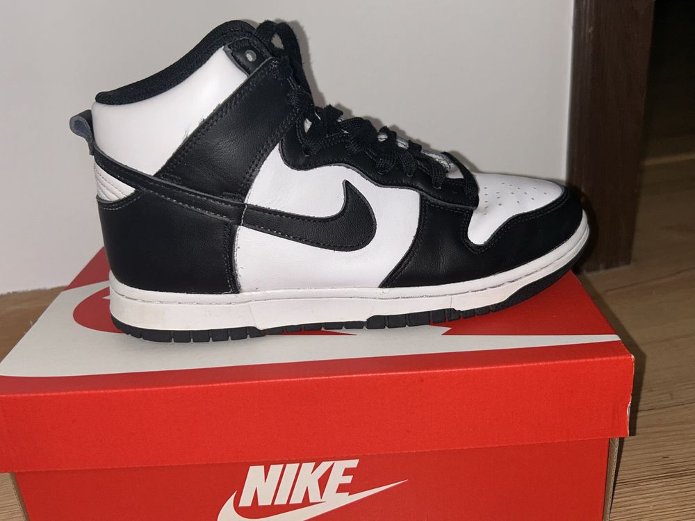 Nike dunk high panda