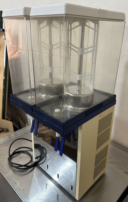 Продам сокоохоладитель слаш 2/9л Италия