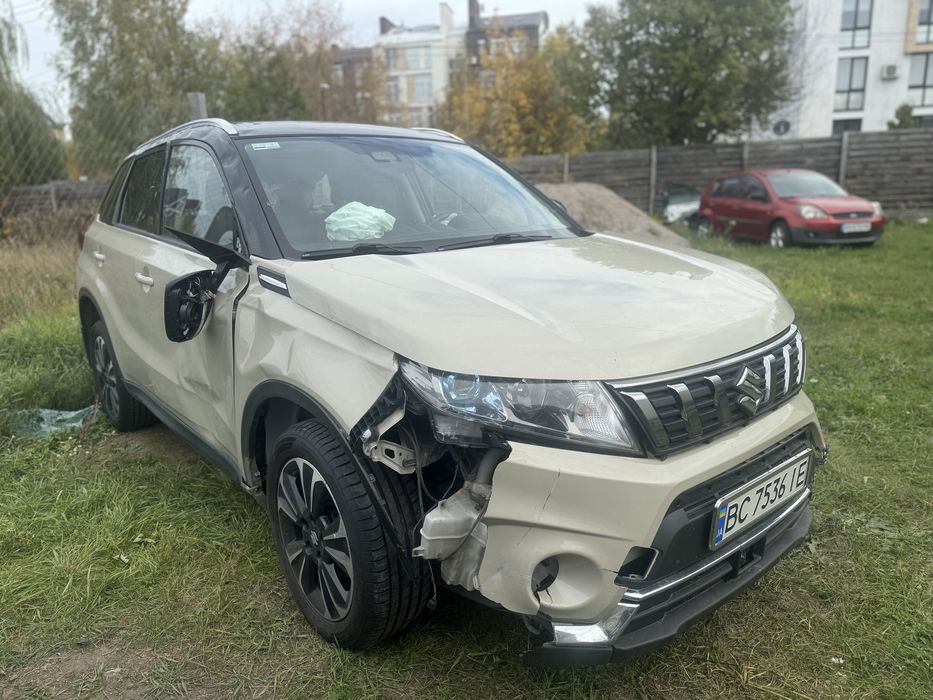 Продам Suzuki Vitara 2019 рік 1.0 Бензин 4х4 після ДТП!