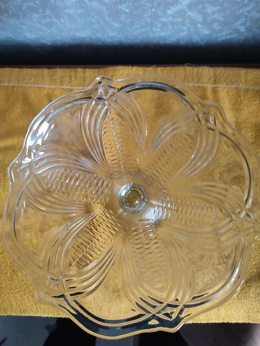 Продаю  вазы конфетницы СССР  бокалы для пива