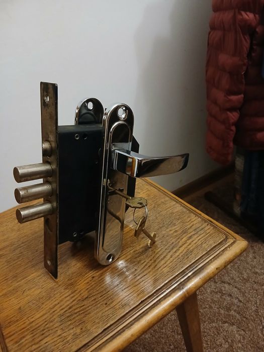 Замок накладной CLASS-GS-S  4поз.