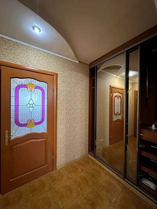 Продаж 3 кім Ахматової 43 Безнал метро Осокорки  Дніпровська наб