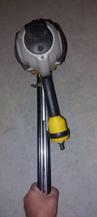 Цвяхозабивач. Dewalt.Пневмопістолет для цвяхів 50-90 Каркасний пневмоп