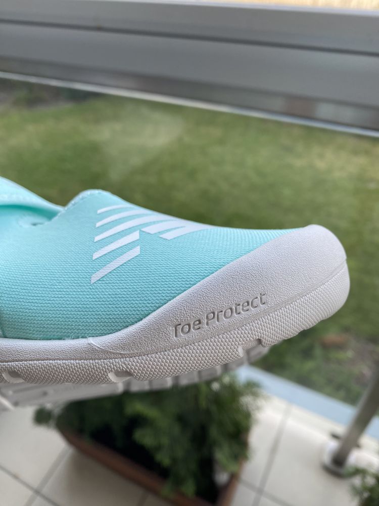 Sandały dziecięce New Balance zakryte palce r. 35