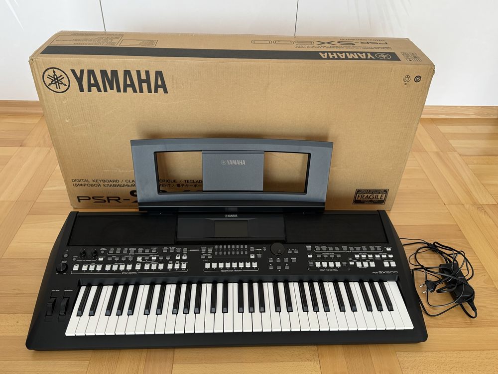 Keyboard Yamaha PSR SX600 nowy