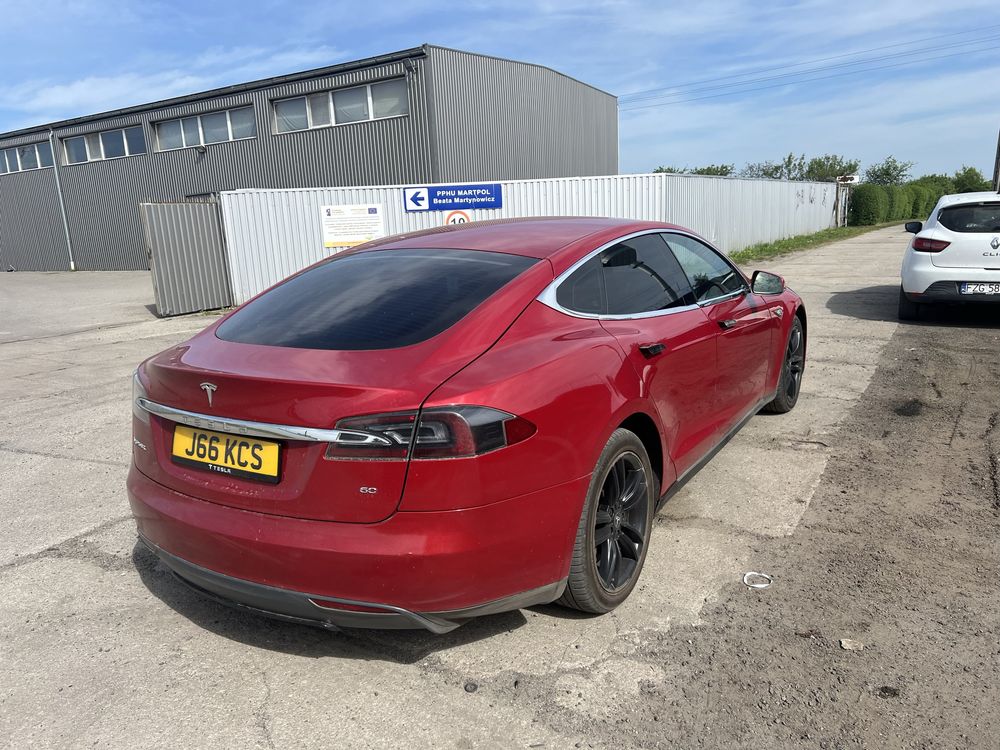 Tesla Model S 380km 270km zasiegu 2014r,Anglik z kluczykami