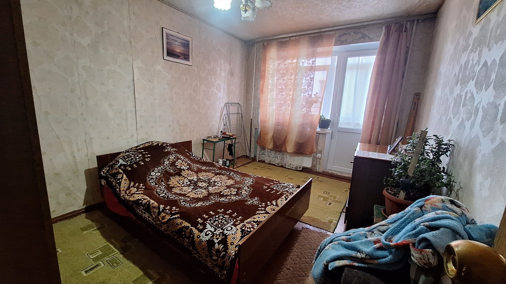 Продам 3 кім з електроопаленням на Жадова