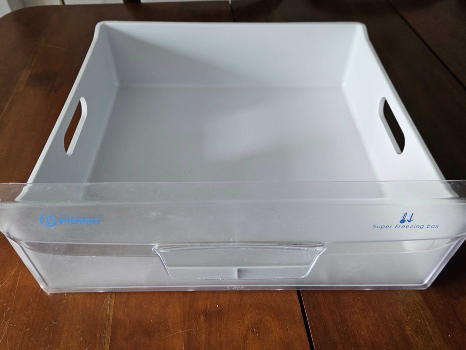 Gaveta Super Freezing Box de arca vertical Indesit
