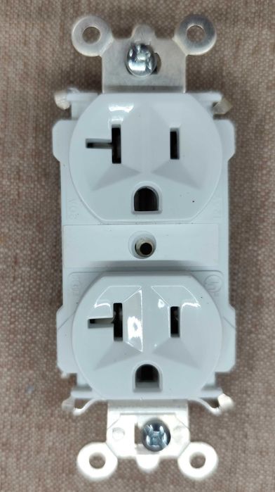 Hi-Fi US розетка The Contender от Acme Audio Labs  (криосеребро + CFC)