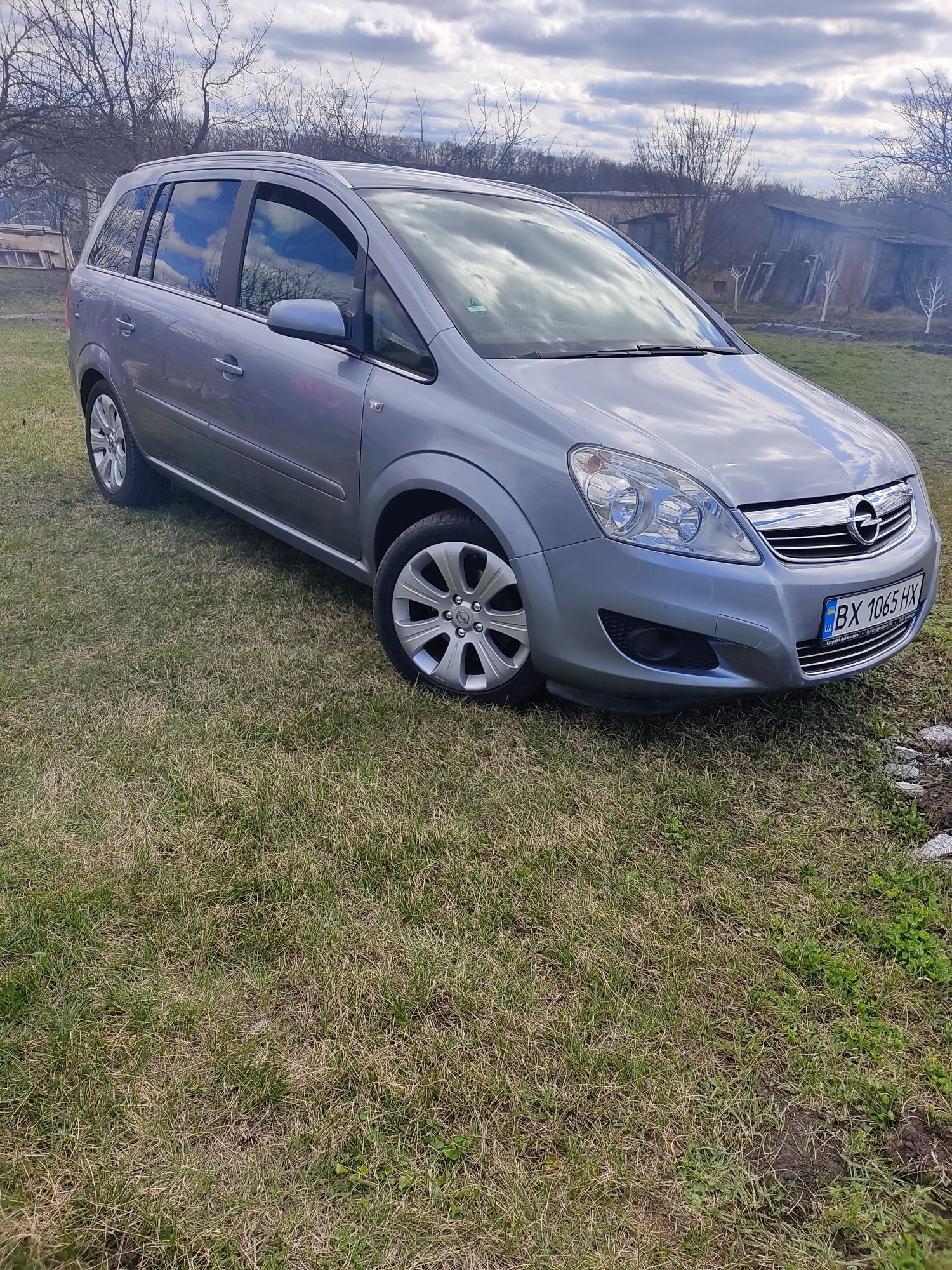 Opel Zafira B 2008г 1.6