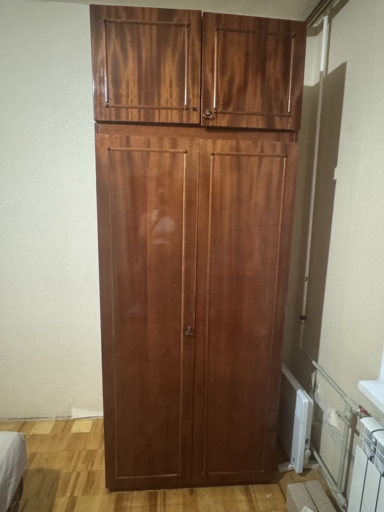 Безкоштовно, вживані меблі ( шафа, трюмо)