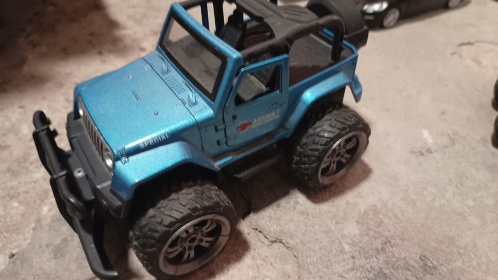 Auto terenowe Jeep zabawka