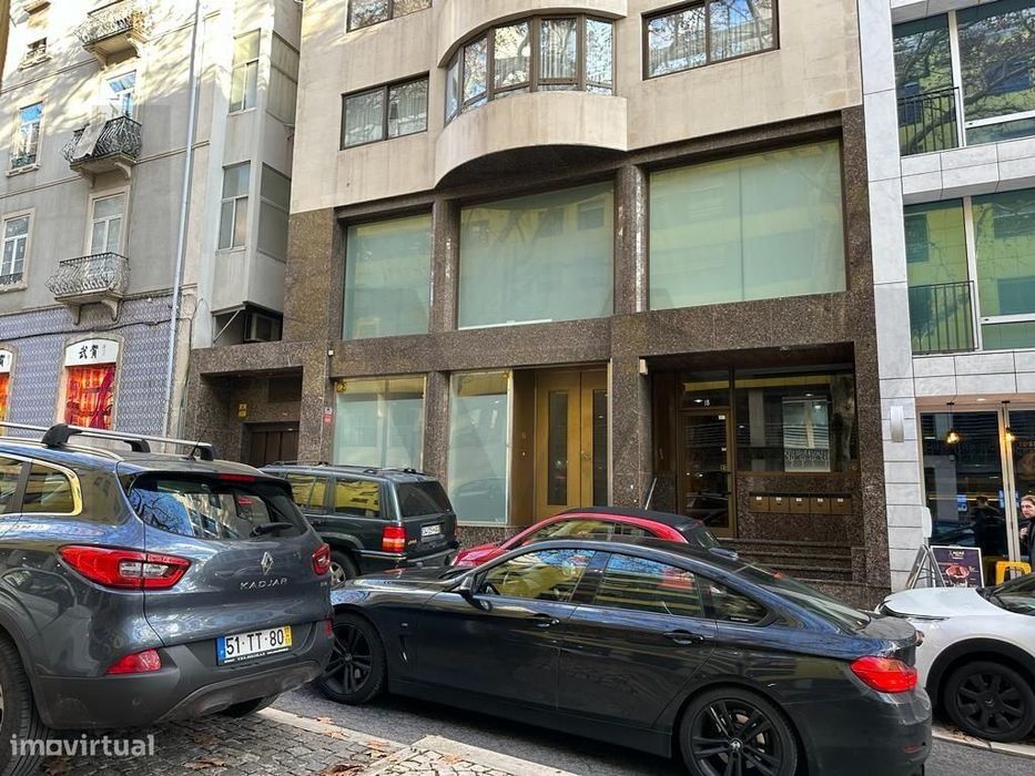 Escritório ou Loja com 245m2 mais garagem para 7 carros