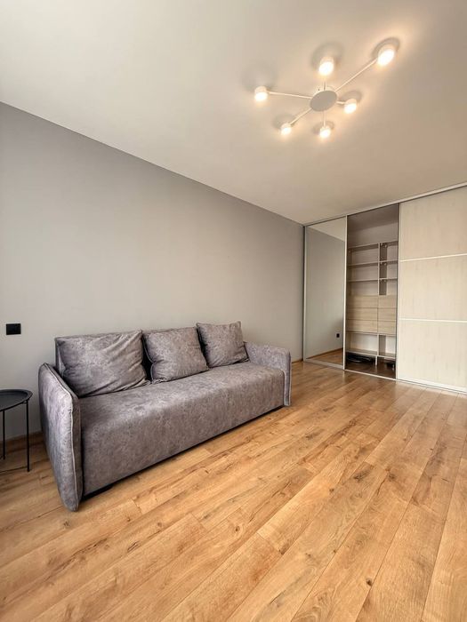 Продаж квартири з ремонтом в заселеній новобудові