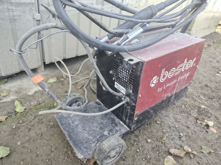 Зварювальний напівавтомат трифазний