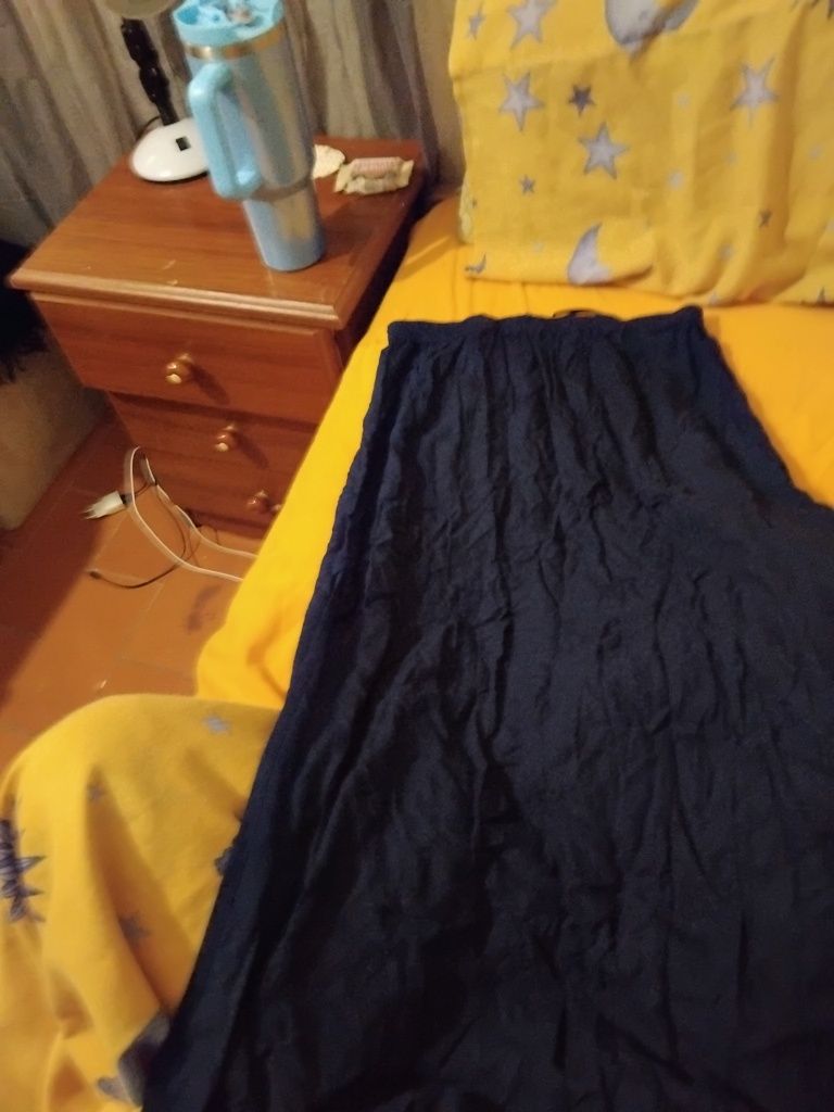 Saia azul escuro