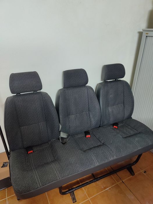 Banco de Carrinha com cintos